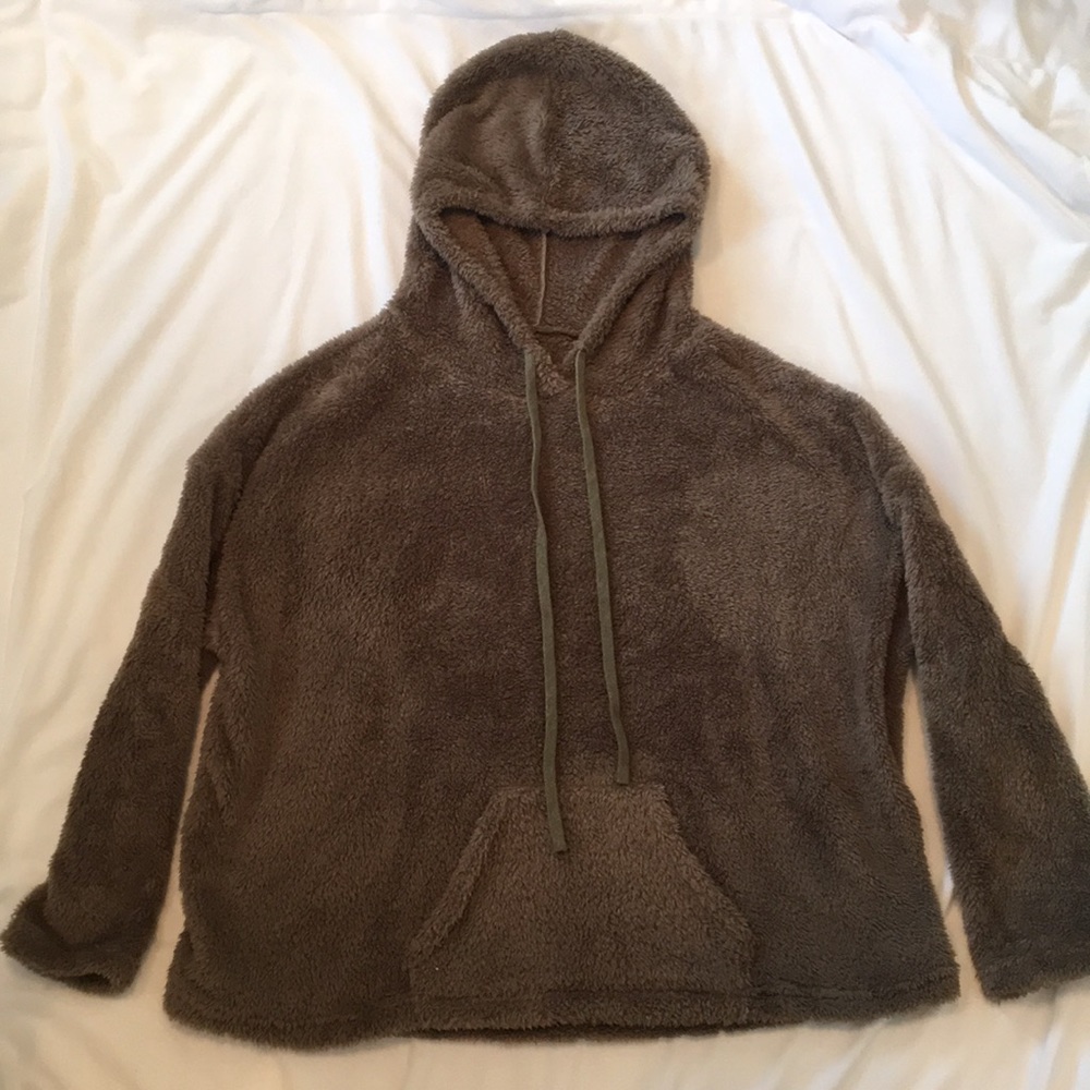 super fuzzy cropped hoodie